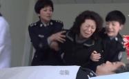 波尔图重伤倒地，马竞全队围拢祈祷，场面感人